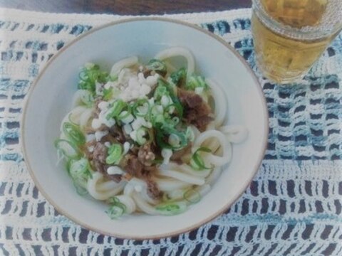 大和煮缶で　肉うどん